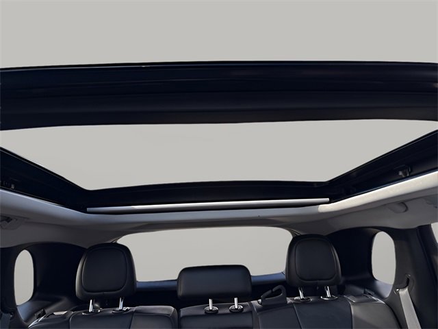 Used 2022 Jeep Cherokee Limited w/ Mopar Interior Package image 14