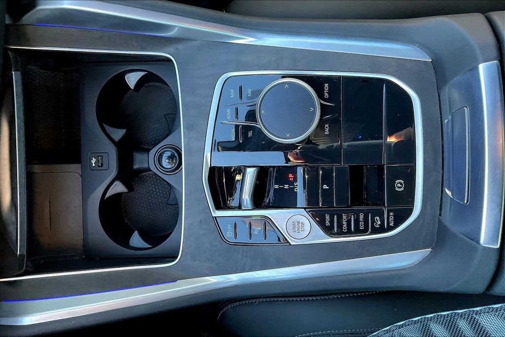 Used 2025 BMW X6 xDrive40i w/ Climate Comfort Package image 14