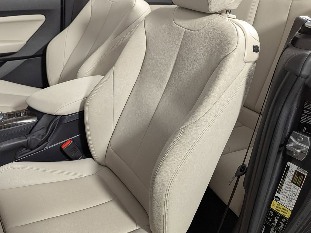 Used 2020 BMW 230i xDrive Convertible w/ Premium Package image 24