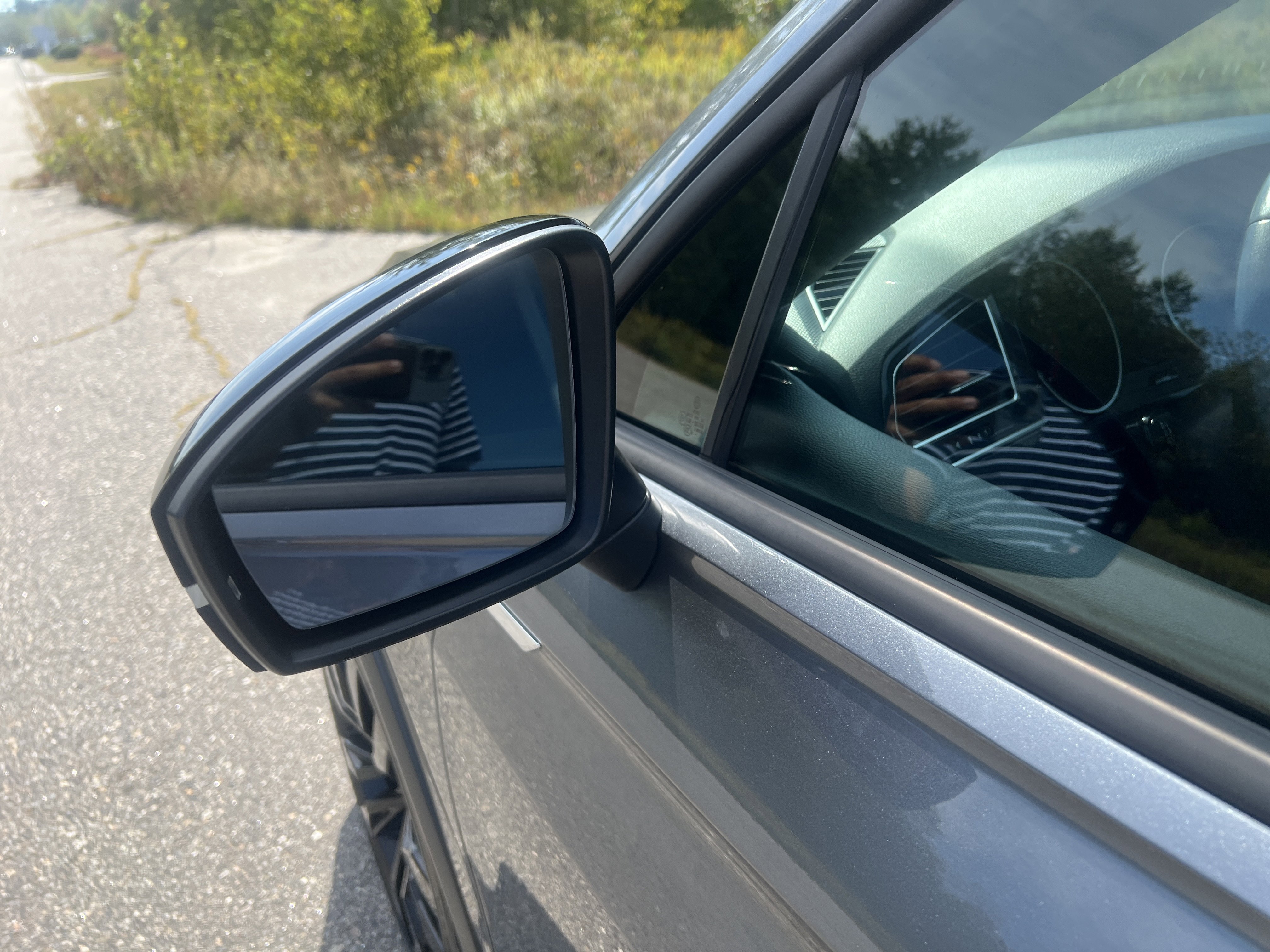 Used 2021 Volkswagen Tiguan SE R-Line image 10