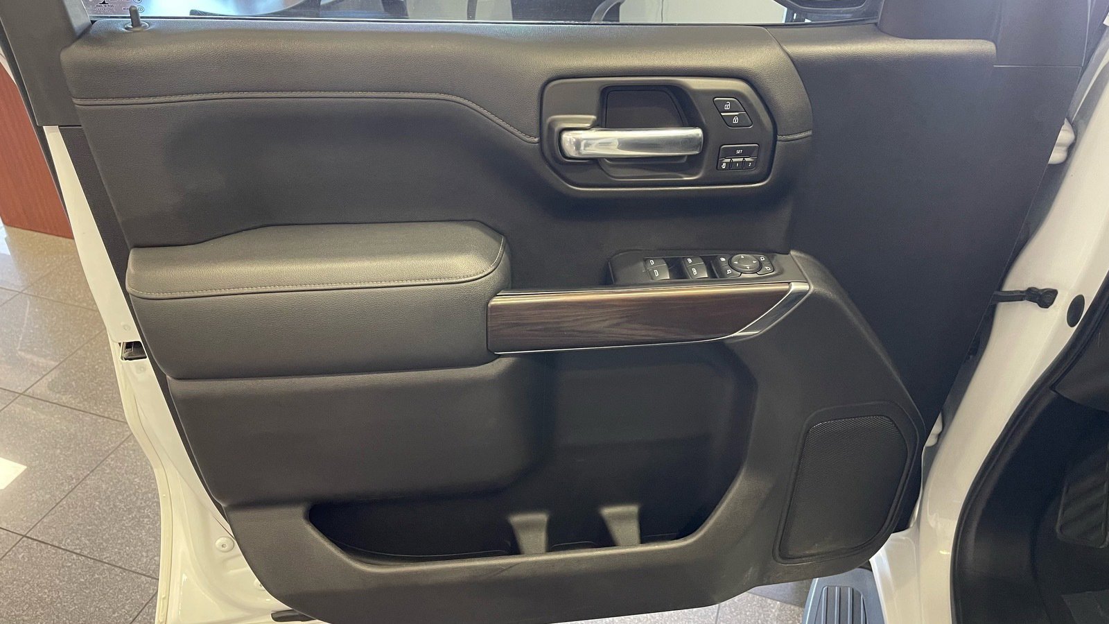 Used 2019 GMC Sierra 1500 SLT w/ SLT Premium Package image 25