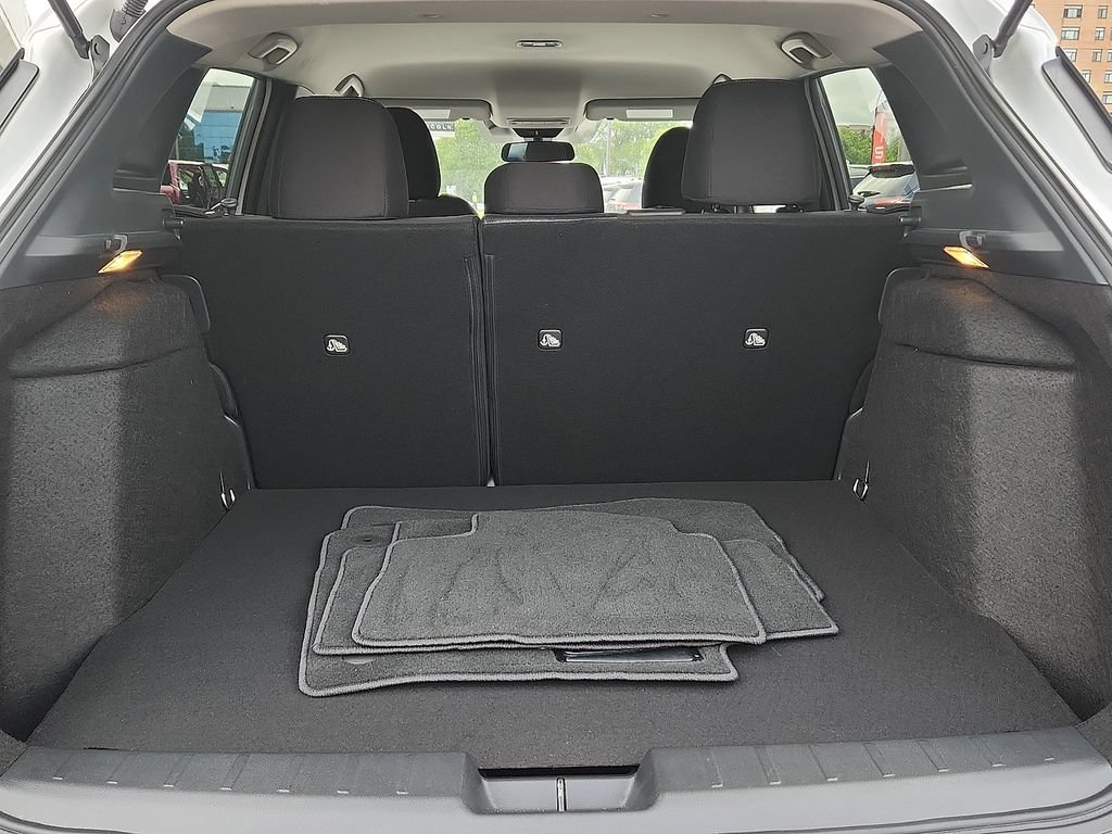 Certified 2025 Nissan Kicks SV AWD/4WD image 29