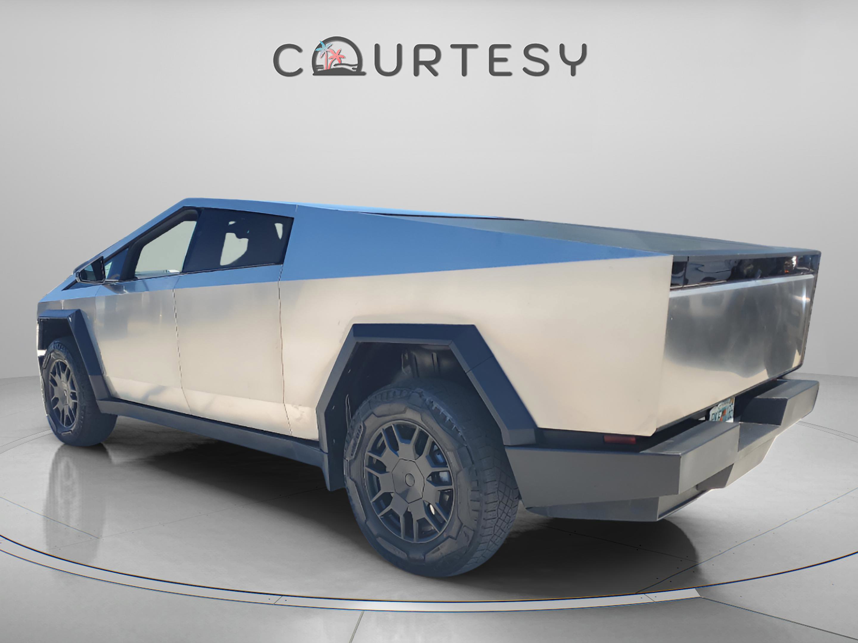 Used 2024 Tesla Cybertruck AWD Crew Cab image 2