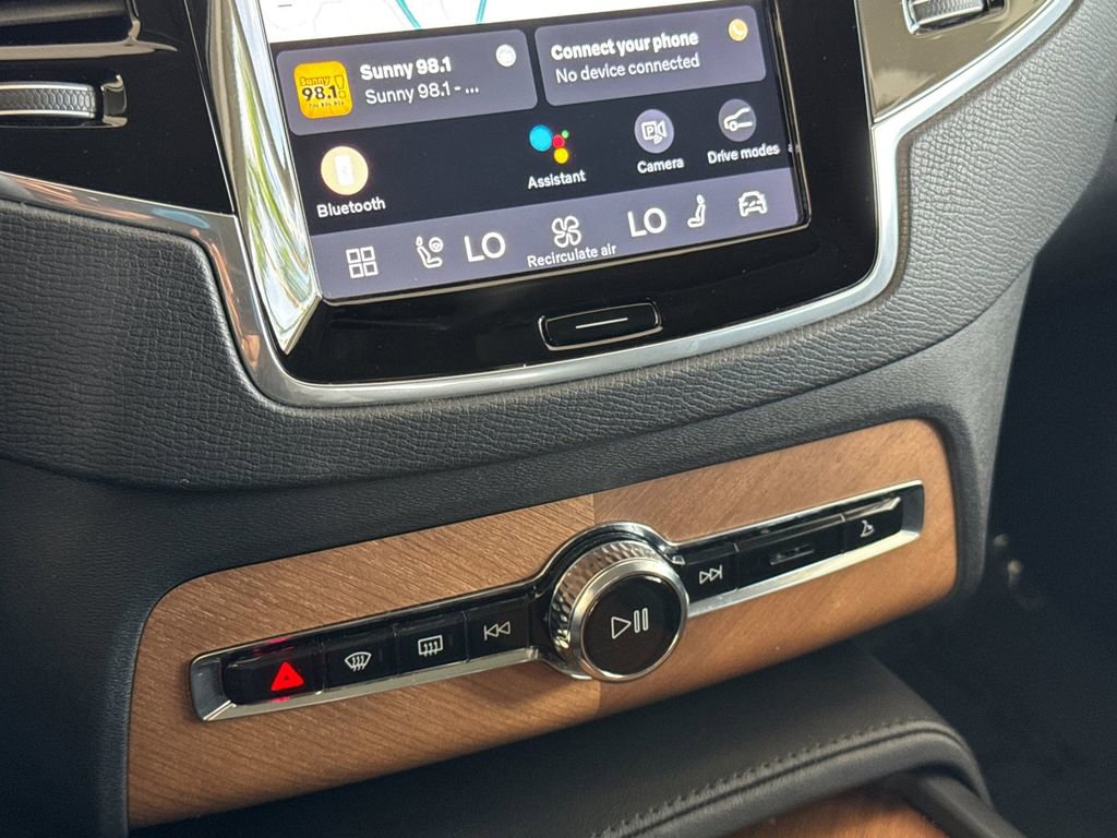 Certified 2023 Volvo XC90 T8 Plus w/ Protection Package Premier image 21