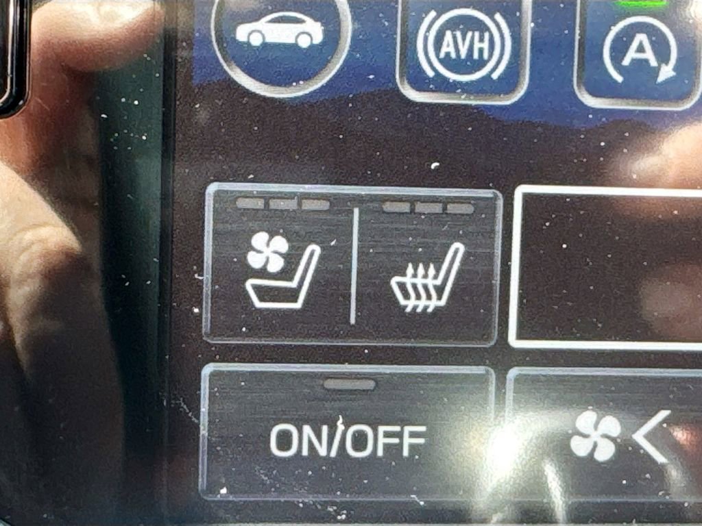 Certified 2025 Subaru Outback Touring w/ Tech Package 3 AWD/4WD image 19