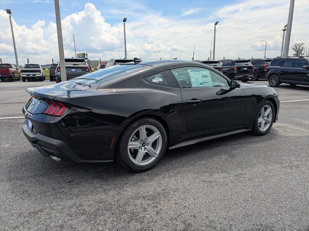 New 2026 Ford Mustang Coupe RWD video 4
