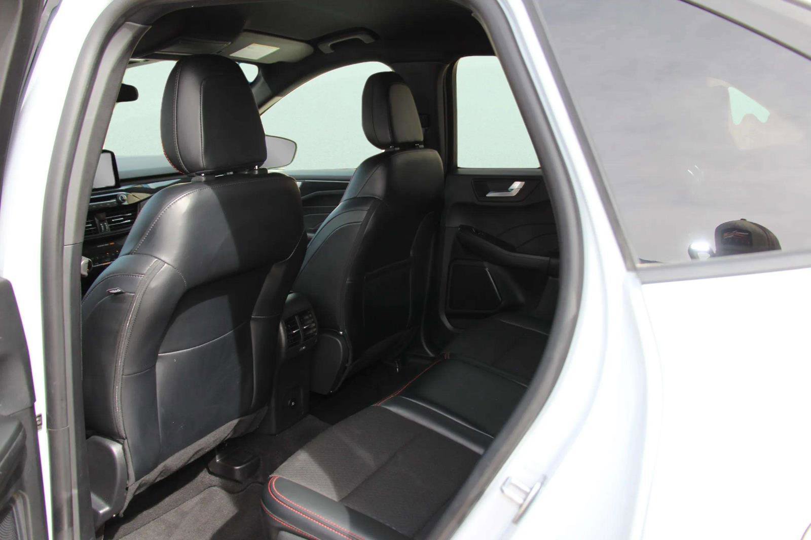 Used 2025 Ford Escape ST-Line image 24