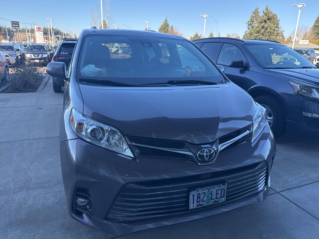Used 2018 Toyota Sienna XLE Premium