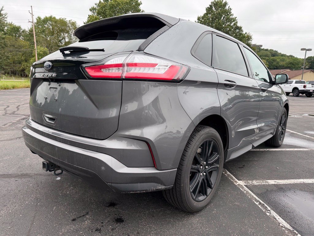 Used 2022 Ford Edge ST-Line w/ Class II Trailer Tow Package AWD/4WD image 7