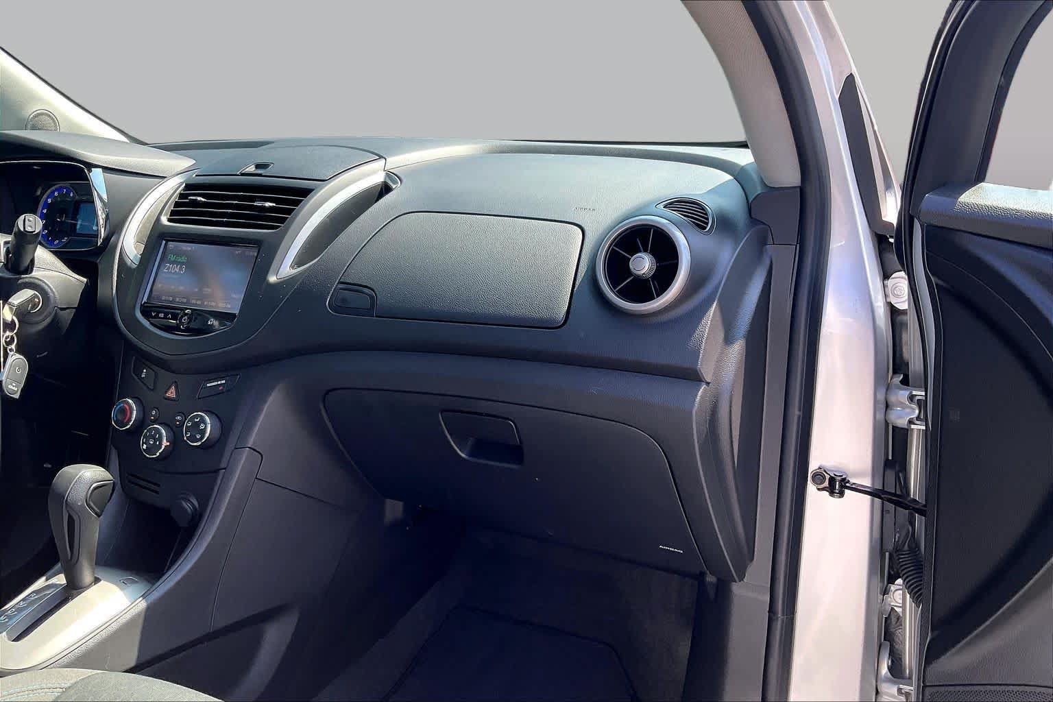 Used 2016 Chevrolet Trax LS FWD image 16