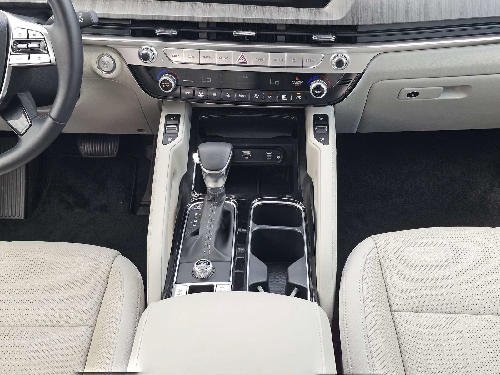 Used 2024 Kia Telluride EX w/ EX Captain's Chair Package FWD image 20