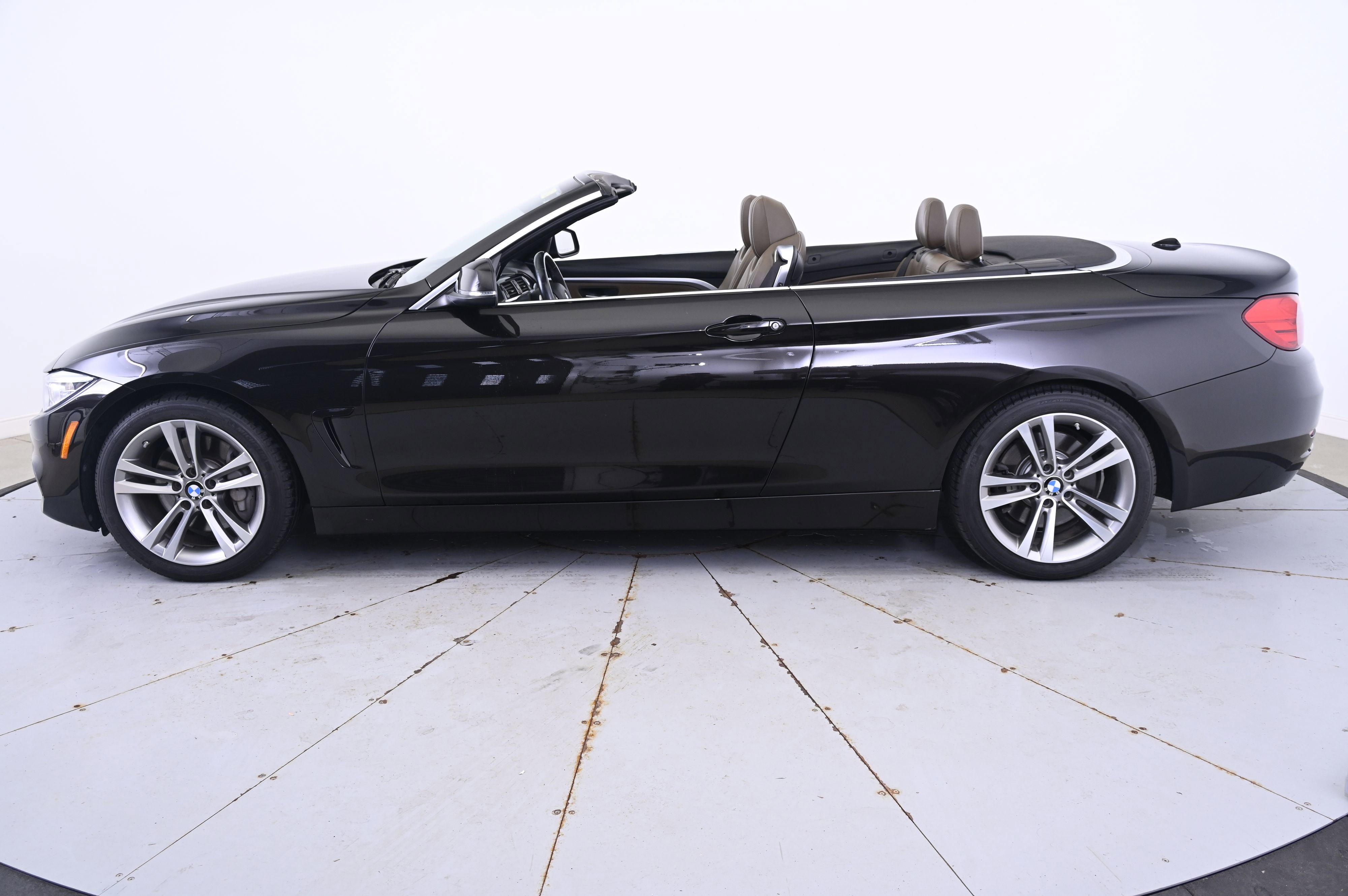 Used 2016 BMW 435i Convertible image 2