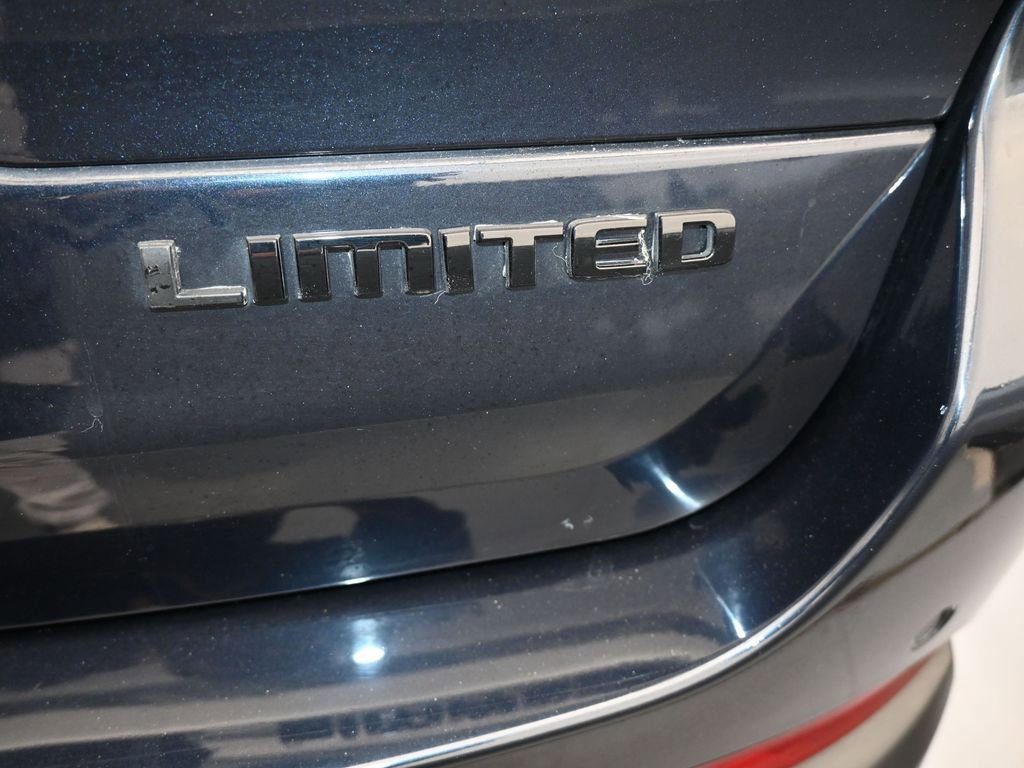 Used 2024 Jeep Grand Cherokee L Limited w/ Black Appearance Package image 47