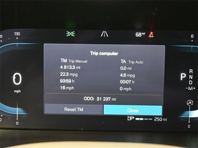 Used 2023 Volvo XC60 B5 Plus w/ Protection Package Premier image 27