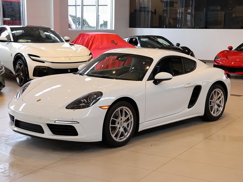 Used 2021 Porsche 718 Cayman image 17