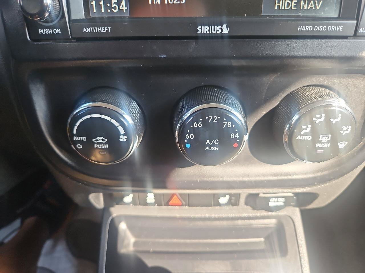 Used 2016 Jeep Patriot High Altitude AWD/4WD image 32