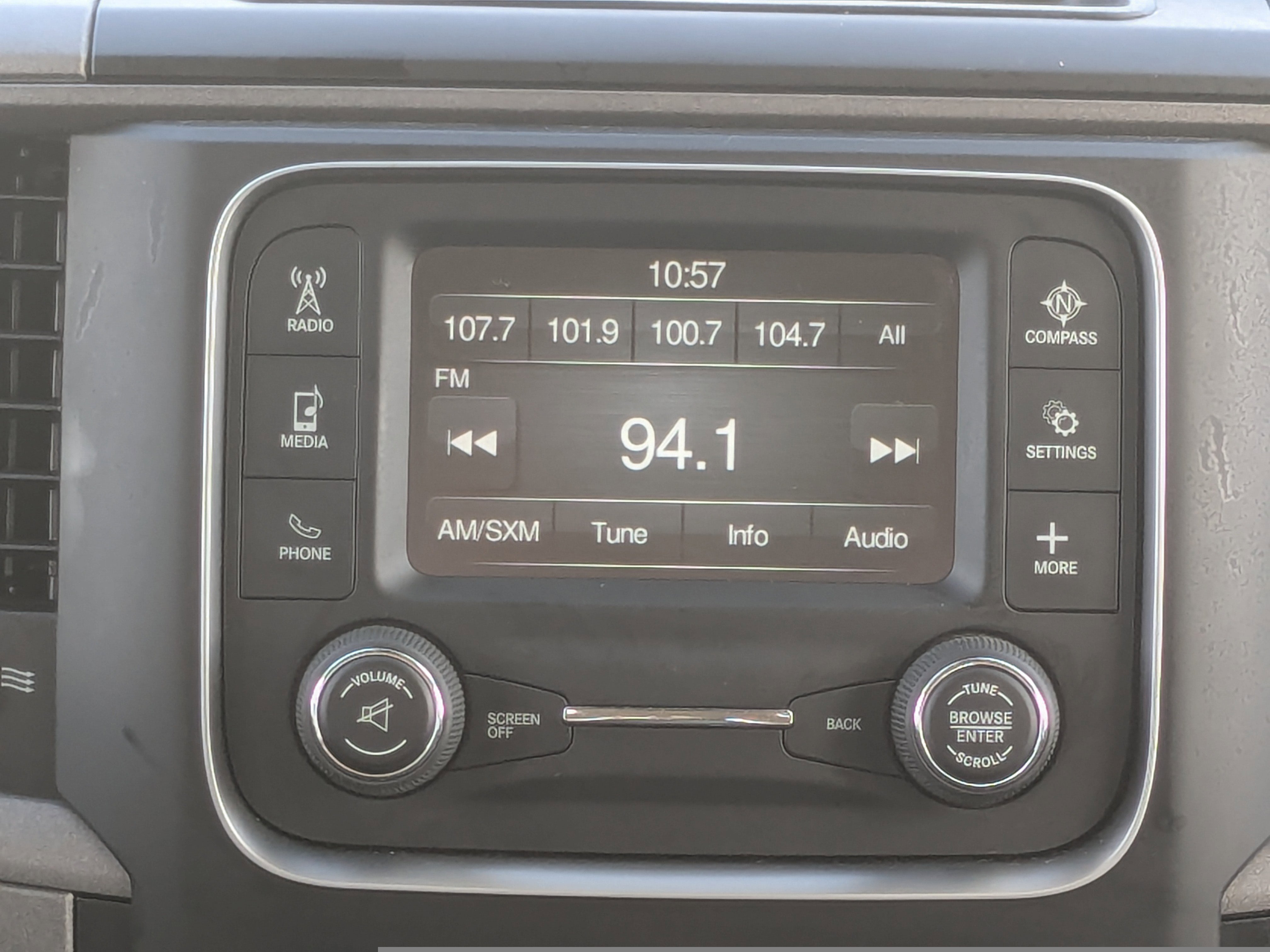 Used 2018 RAM 1500 Express image 21