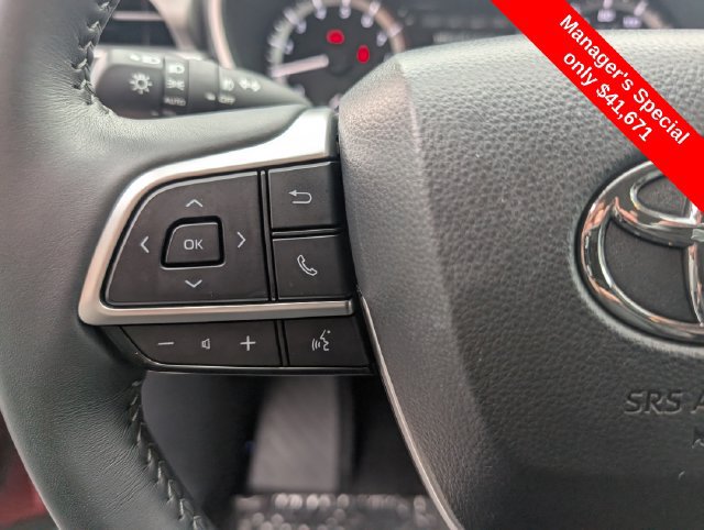 Used 2025 Toyota Highlander XLE AWD/4WD image 18