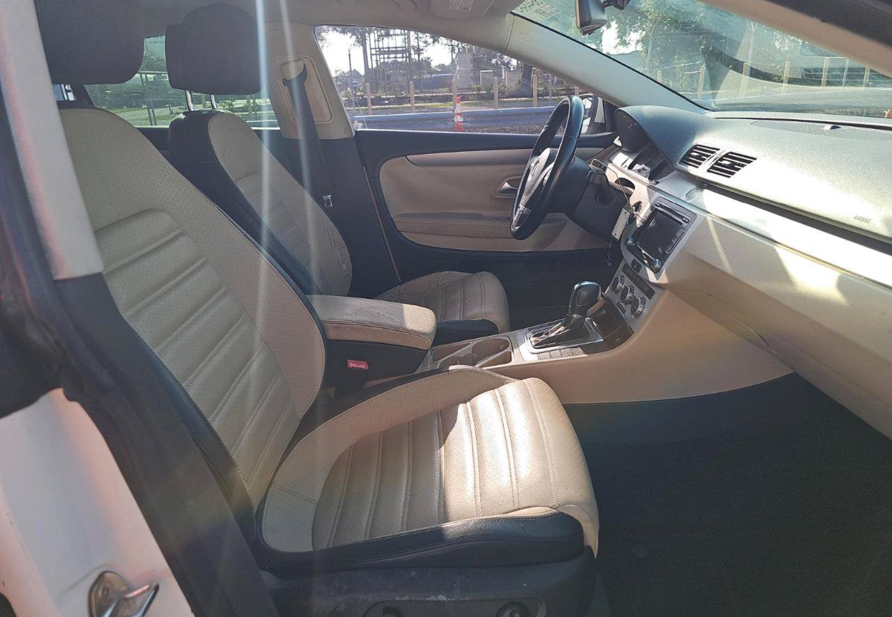 Used 2013 Volkswagen CC Sport FWD image 9