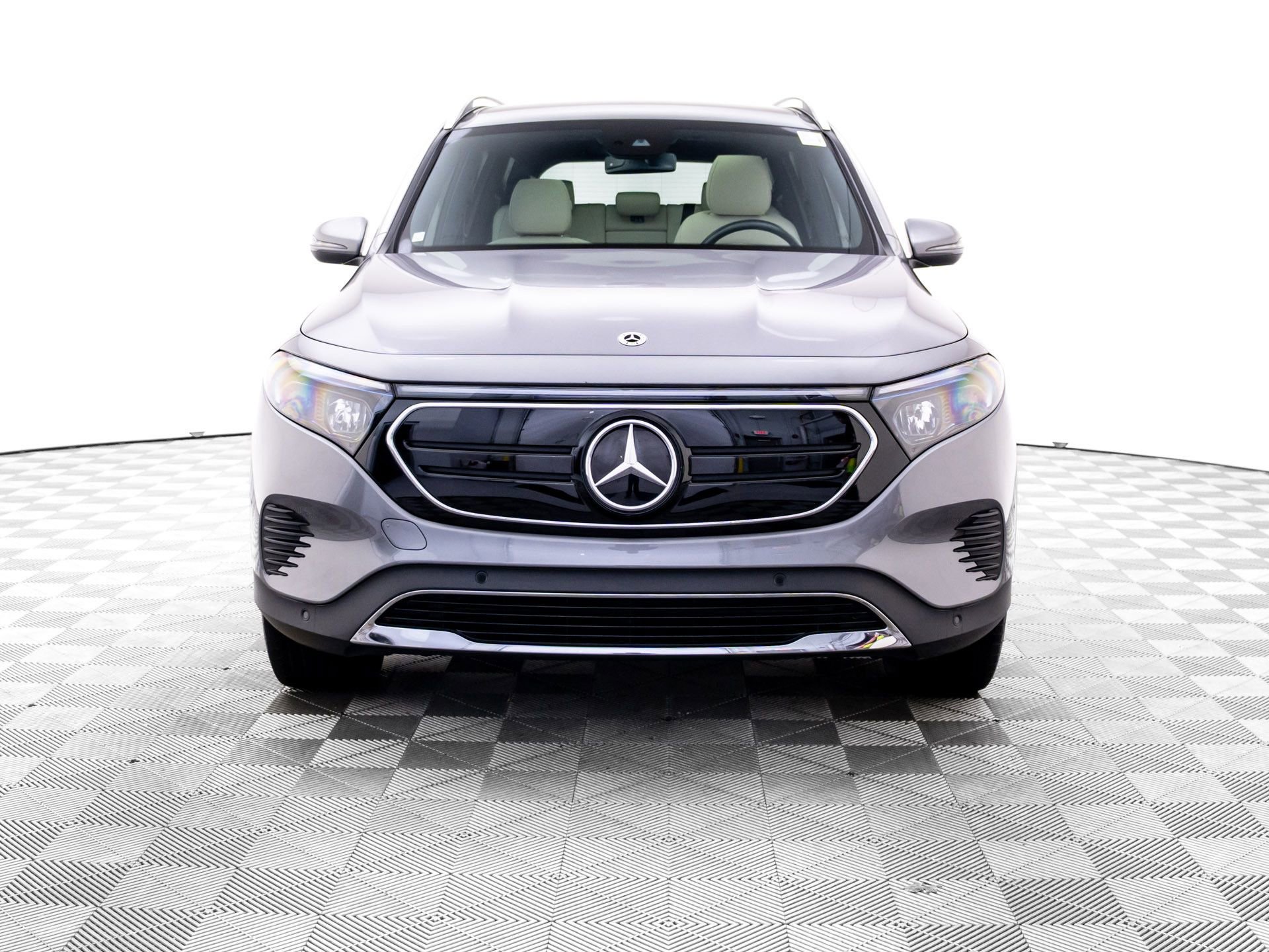Used 2023 Mercedes-Benz EQB 350 4MATIC SUV image 8