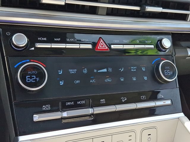 Used 2025 Hyundai Santa Fe Limited AWD/4WD image 19