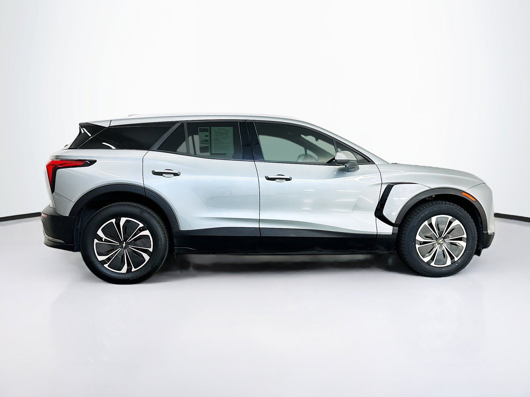 Used 2024 Chevrolet Blazer EV LT AWD/4WD image 10
