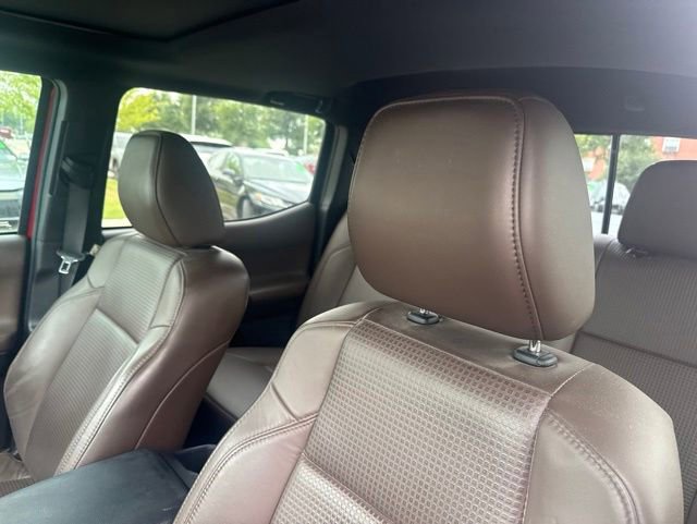 Used 2019 Toyota Tacoma Limited RWD image 9
