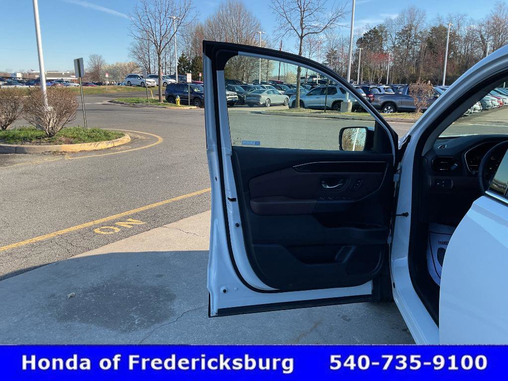 Certified 2025 Honda Pilot Elite image 7