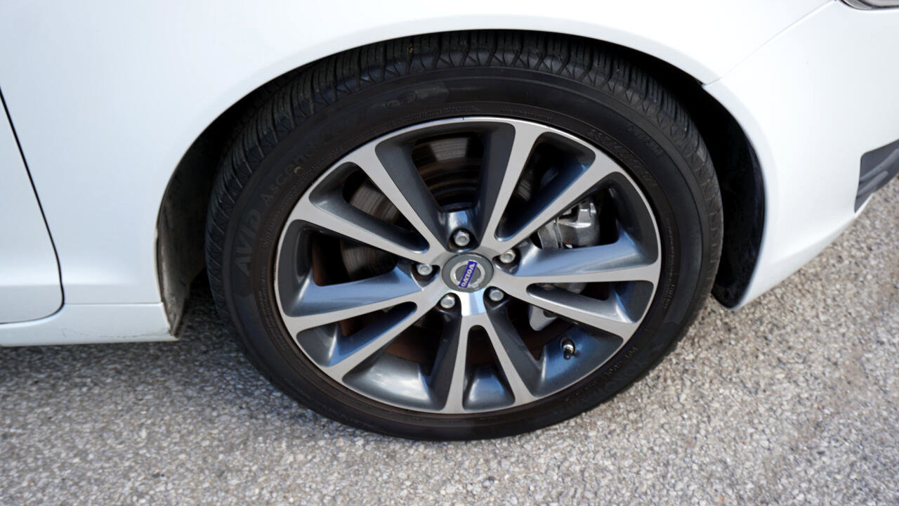 Used 2011 Volvo C70 T5 image 12