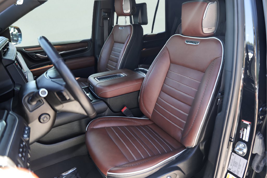 Used 2023 GMC Yukon Denali Ultimate AWD/4WD image 10