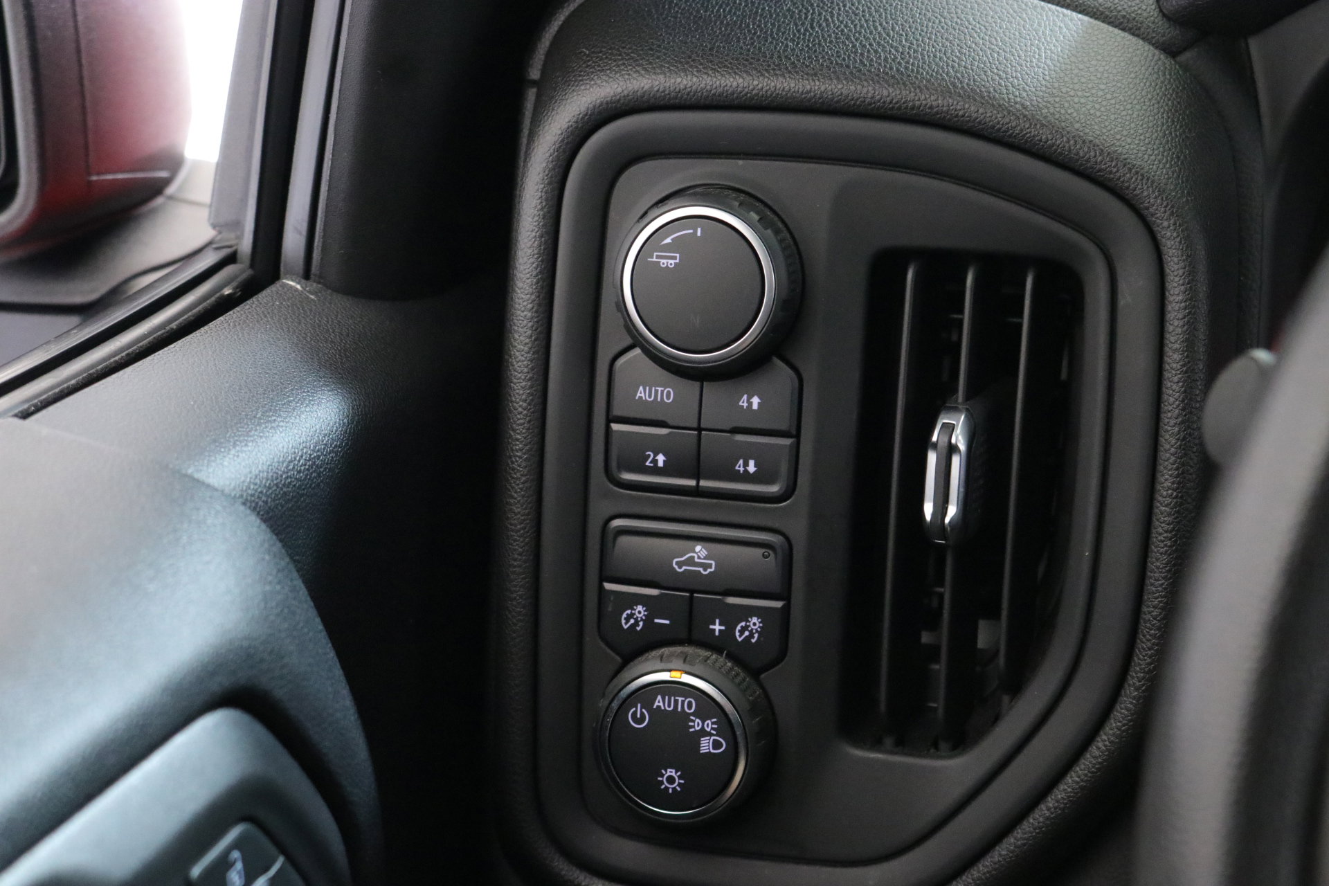 Used 2020 Chevrolet Silverado 1500 Custom Trail Boss w/ Custom Convenience Package image 15