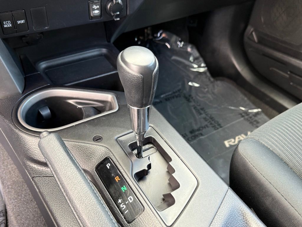 Used 2016 Toyota RAV4 LE FWD image 25