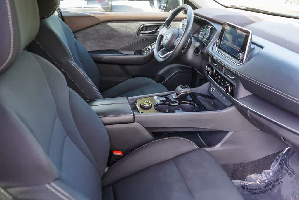 Used 2023 Nissan Rogue S AWD/4WD image 16