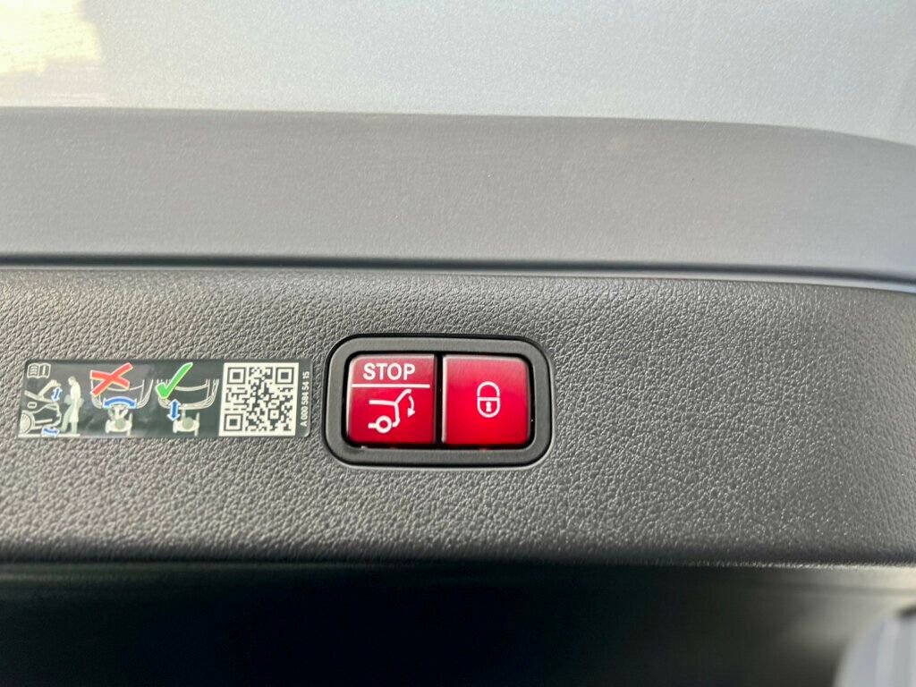 Used 2023 Mercedes-Benz EQS 580 4MATIC Sedan image 10