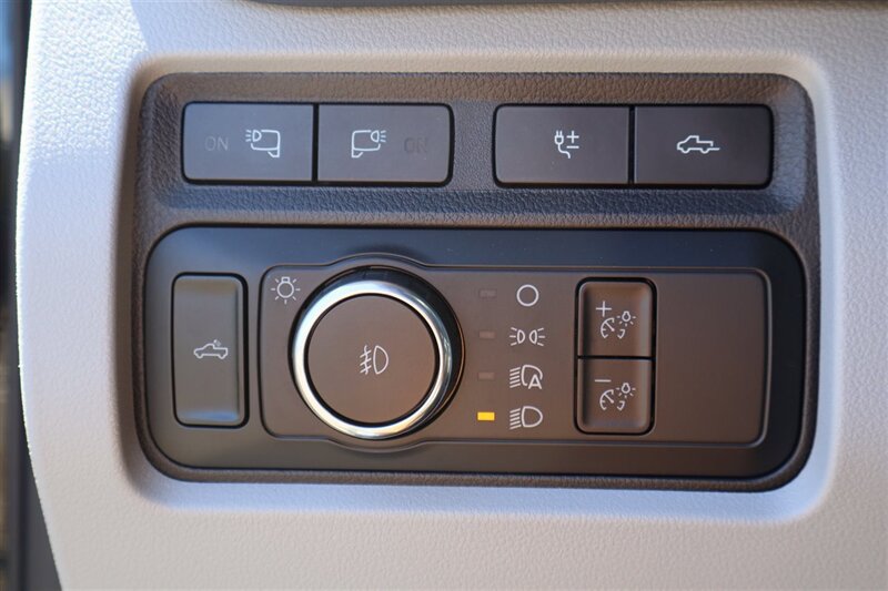Used 2023 Ford F350 Limited w/ FX4 Off-Road Package AWD/4WD image 22