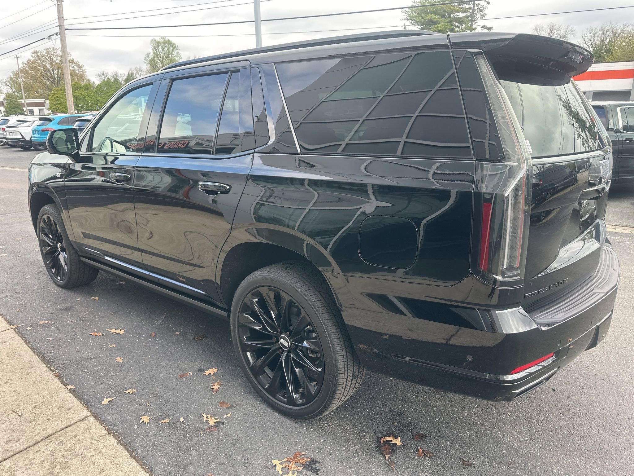Used 2026 Cadillac Escalade Platinum Sport w/ LPO, ONYX Package AWD/4WD image 24