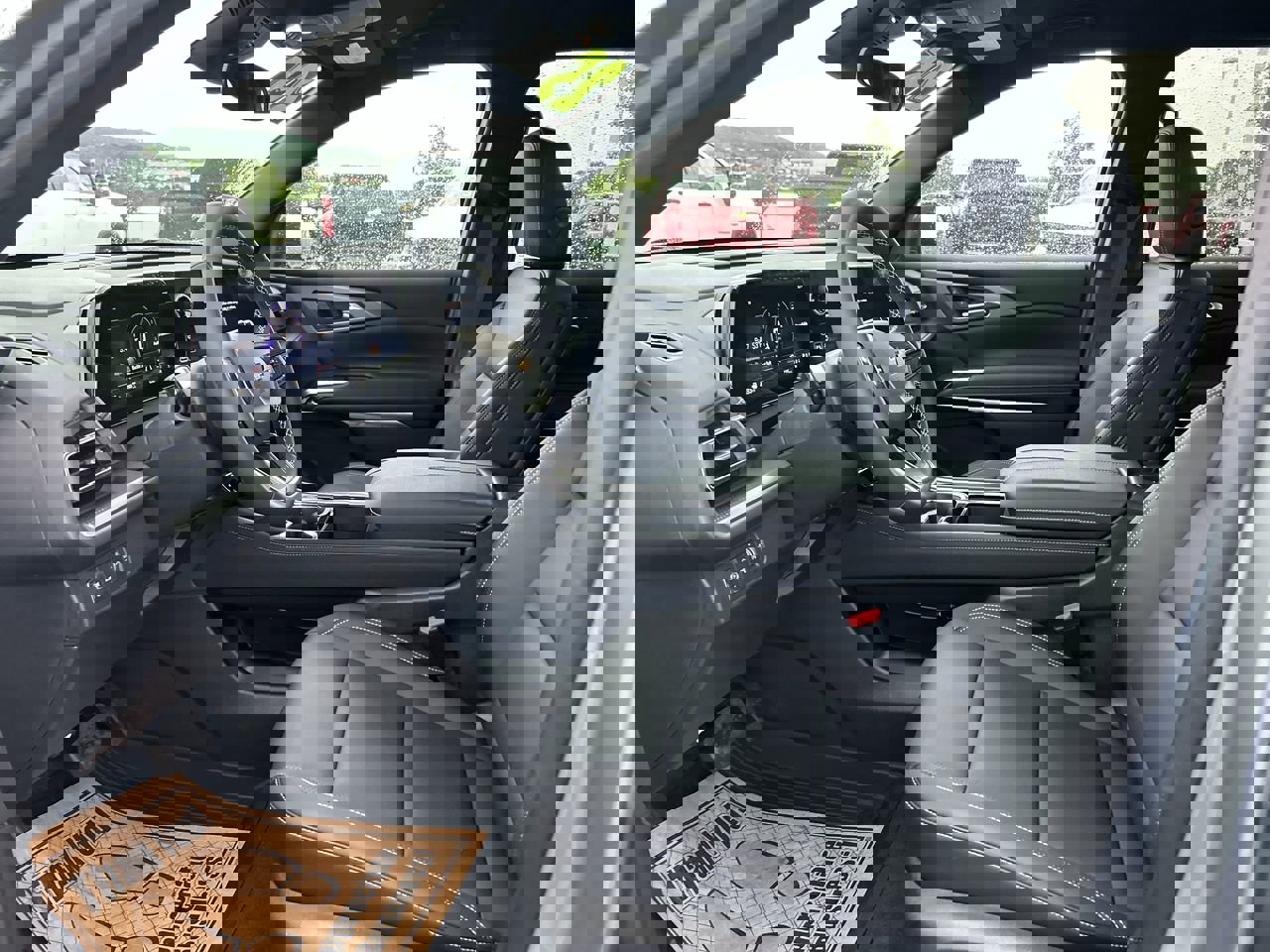 Used 2025 Chevrolet Traverse LT w/ Driver Confidence Package AWD/4WD image 21