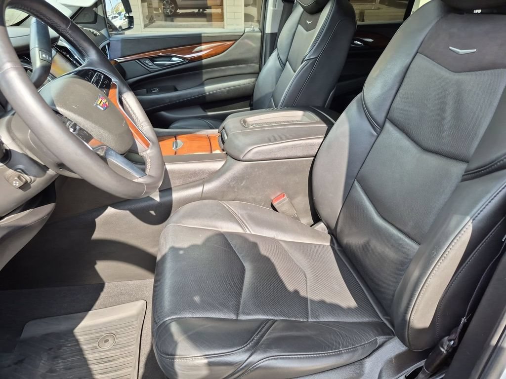 Used 2018 Cadillac Escalade Premium Luxury AWD/4WD image 12