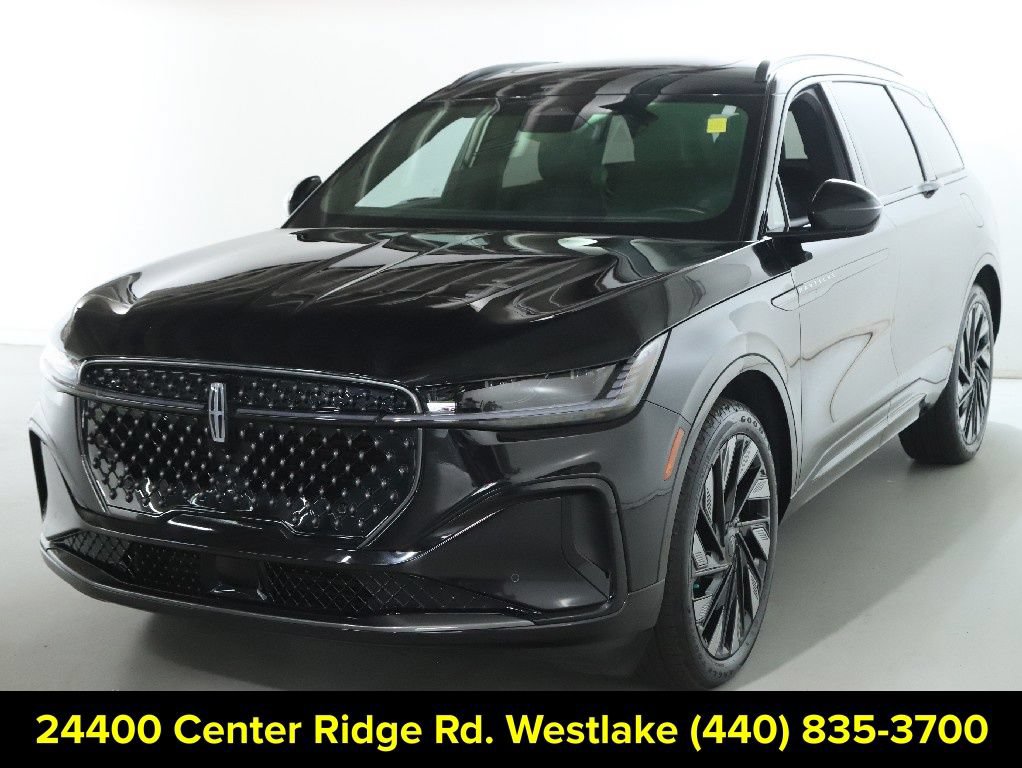 Certified 2025 Lincoln Nautilus Reserve w/ Jet Appearance Package AWD/4WD image 4