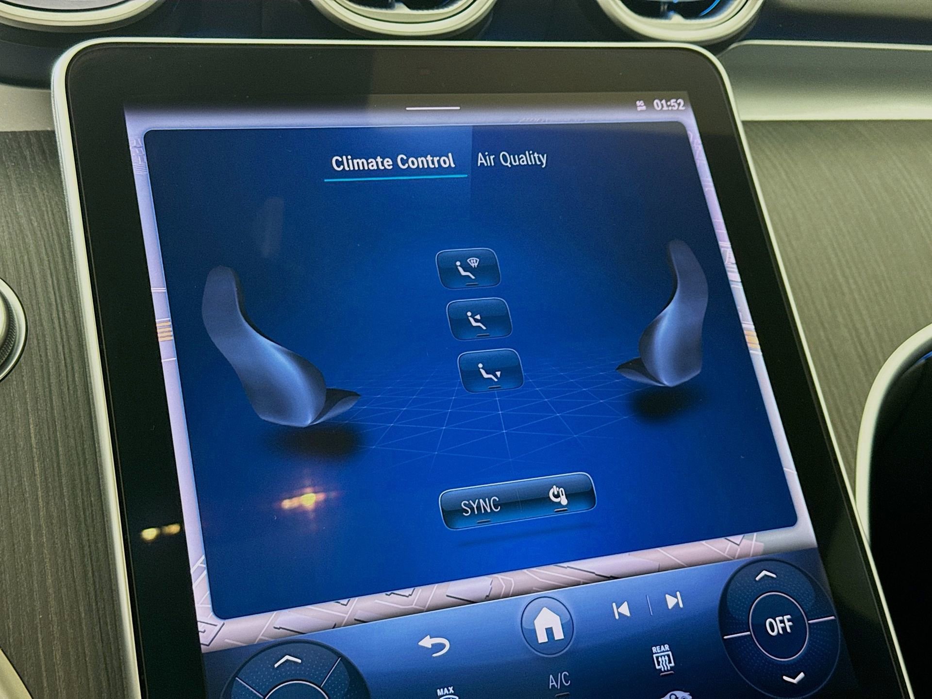 Certified 2025 Mercedes-Benz C 300 Sedan image 17