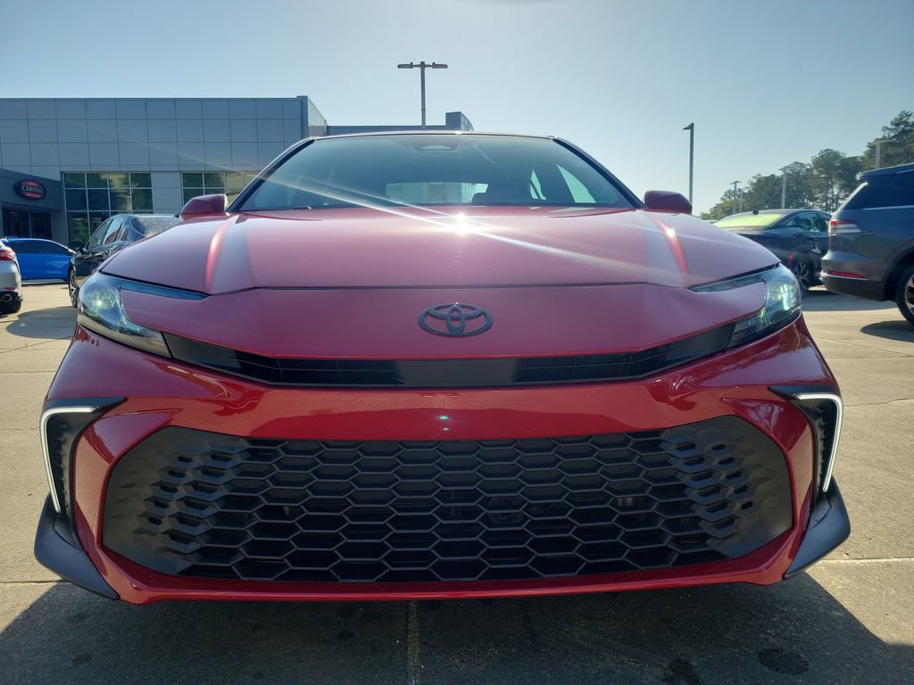 Used 2025 Toyota Camry SE w/ Convenience Package FWD image 4