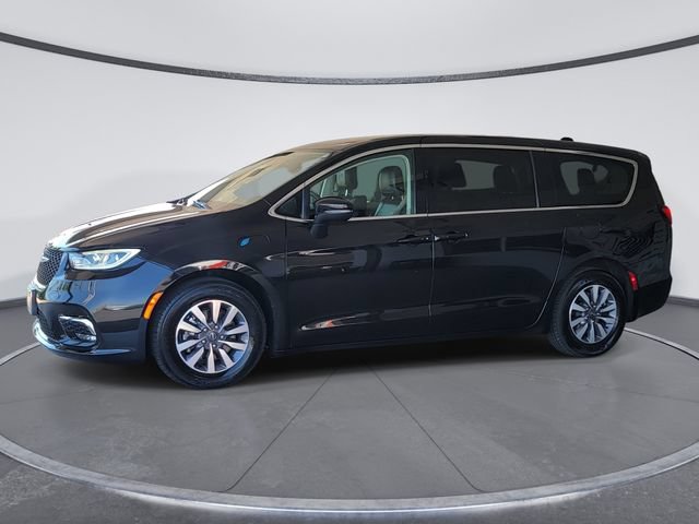 Used 2023 Chrysler Pacifica Touring-L FWD image 5