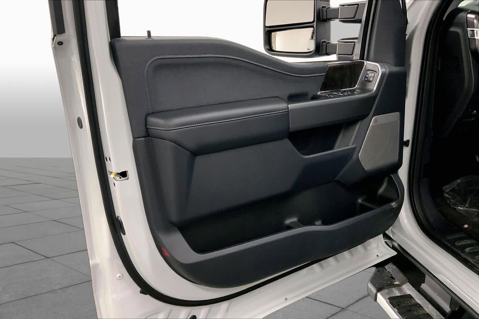 New 2026 Ford F350 Lariat w/ FX4 Off-Road Package AWD/4WD image 9