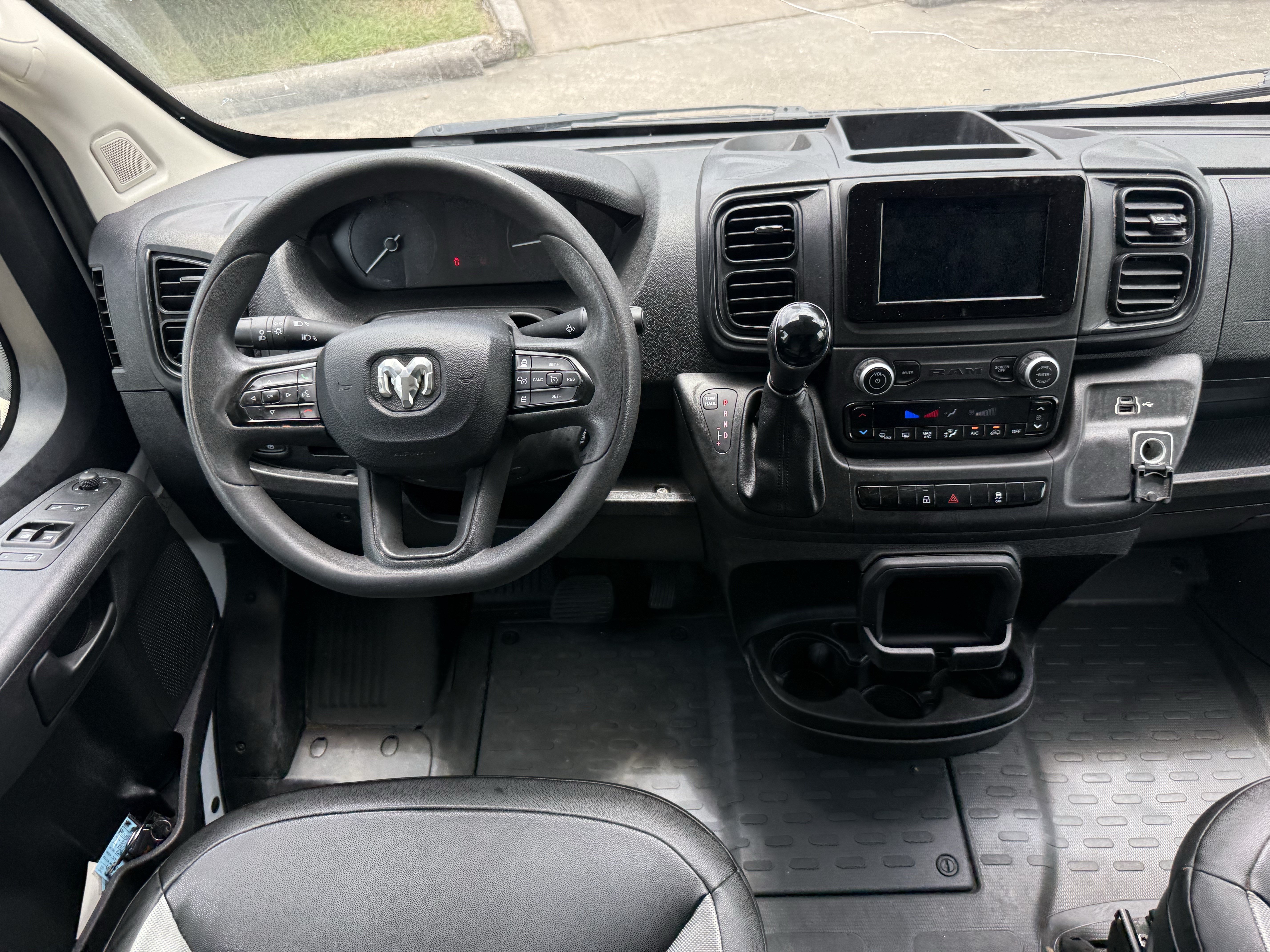Used 2024 RAM ProMaster 2500 w/ Convenience Group FWD image 13