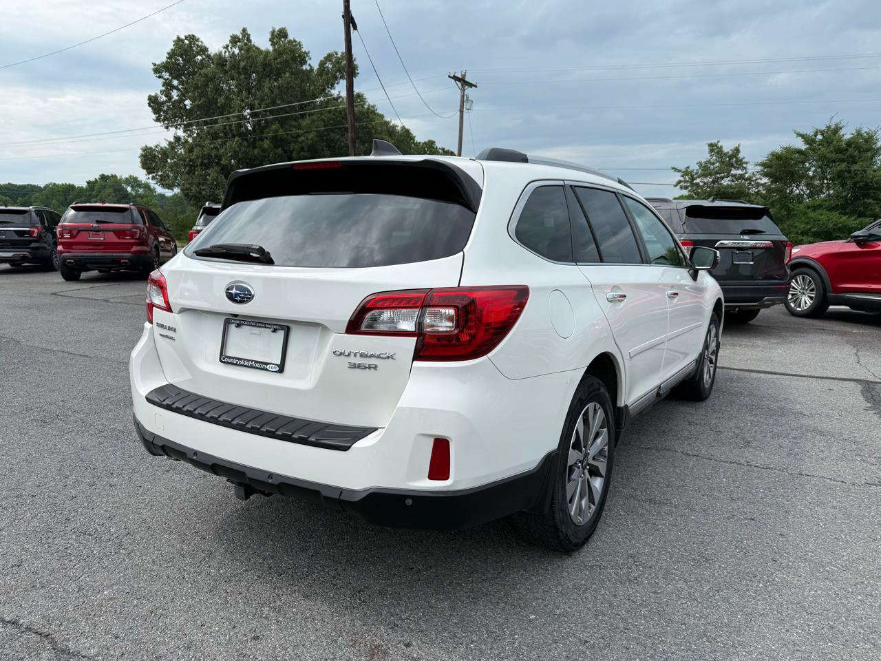 Used 2017 Subaru Outback 3.6R Touring w/ Popular Package #5A AWD/4WD image 6