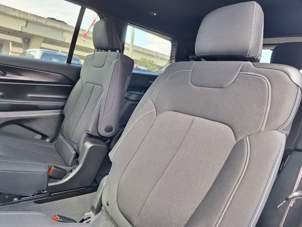 Used 2025 Jeep Grand Cherokee L Laredo w/ Luxury Tech Group I image 24