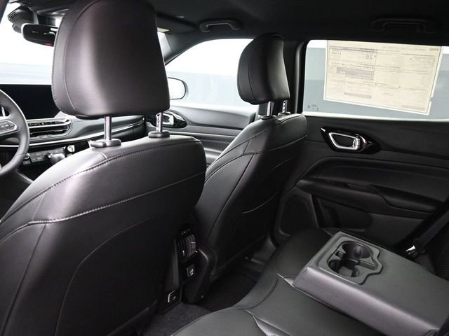 New 2026 Jeep Compass Latitude image 16