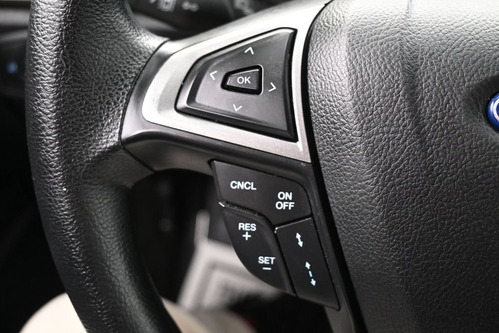 Used 2020 Ford Fusion SE FWD image 23