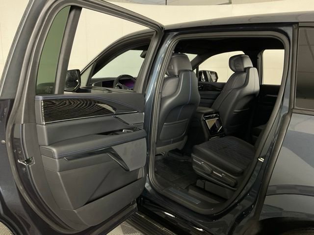 New 2026 Cadillac Escalade IQ Sport 1 w/ LPO, ONYX Package image 35