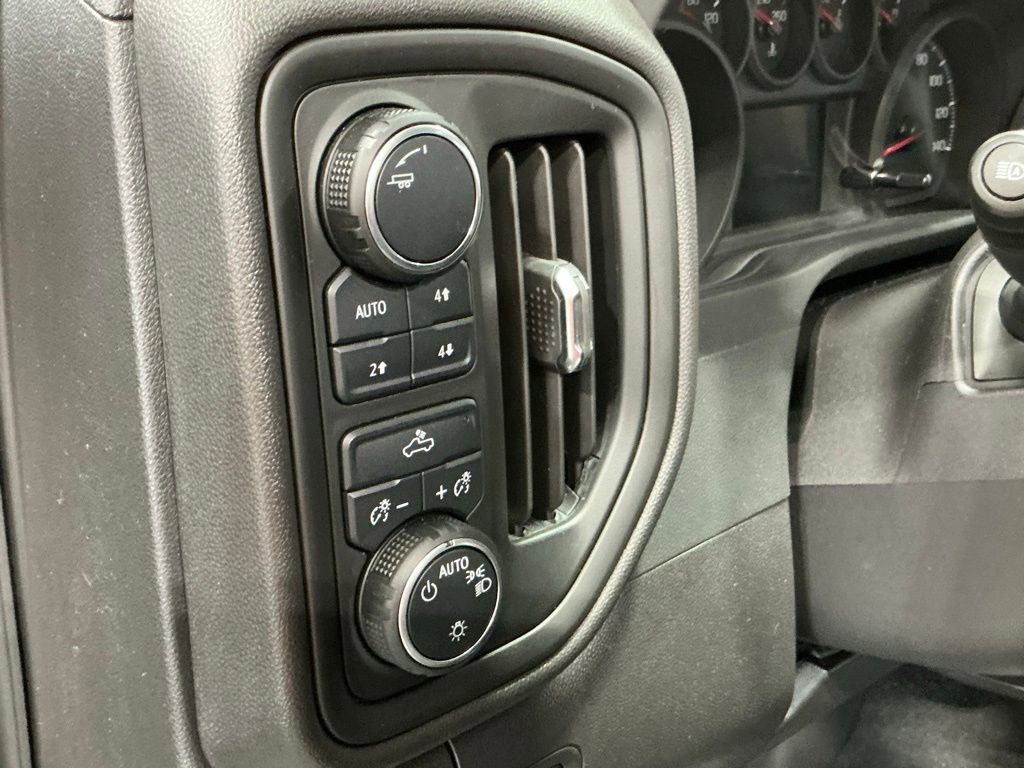 Used 2024 Chevrolet Silverado 1500 Custom Trail Boss w/ LPO, Dark Essentials Package image 4